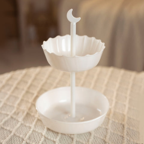 مضيفة تمرية الطبقات - White