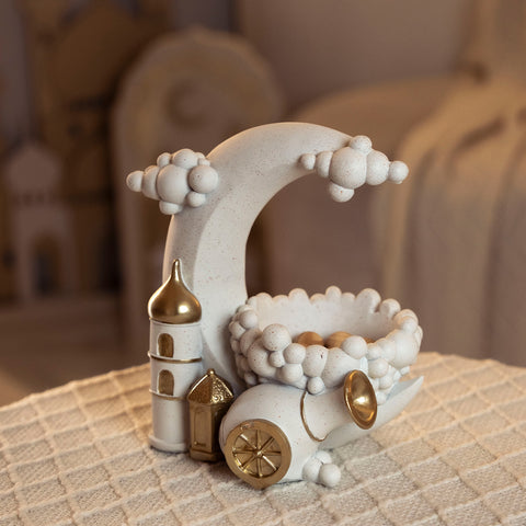 مضيفة رمضانية على شكل هلال