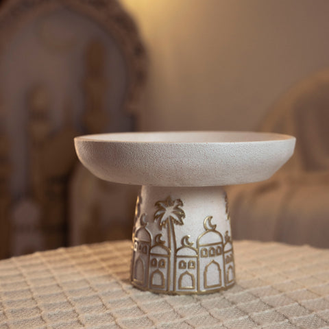 صحن تقديم  حجري دائري مع قاعدة