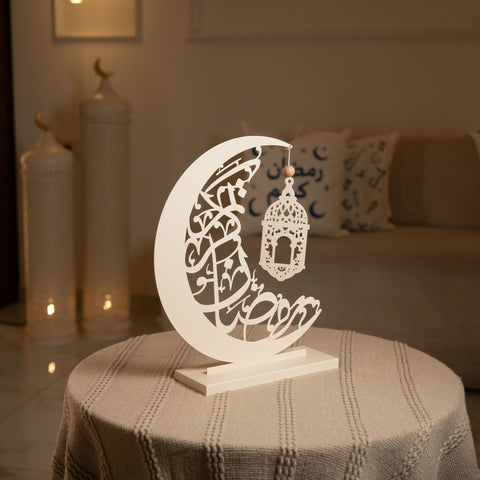 هلال رمضان مع فانوس