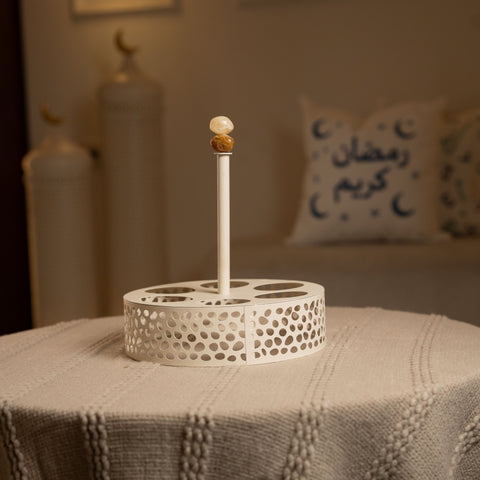 حمالة كاسة معدنية مزخرفة - بني