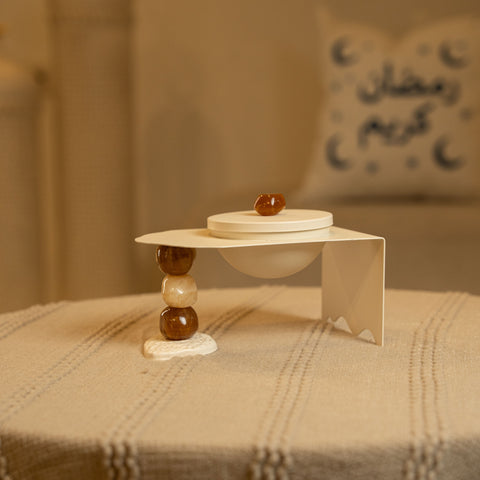 مضيفة مفردة مع ستاند - بني