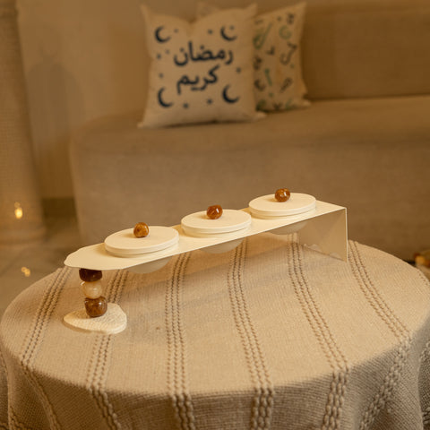 مضيفة ثلاثية مع ستاند - بني