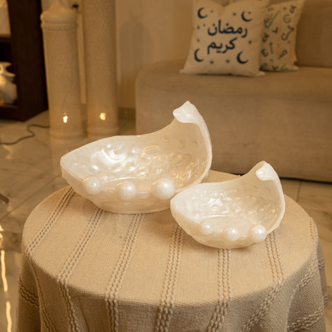 مضيفة بتصميم الؤلؤ - لون لؤلؤي - كبير