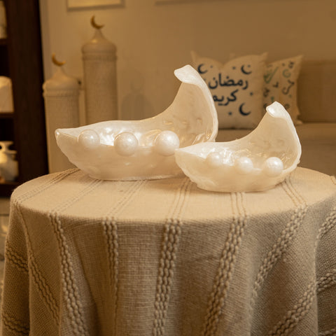 مضيفة بتصميم الؤلؤ - لون لؤلؤي - كبير