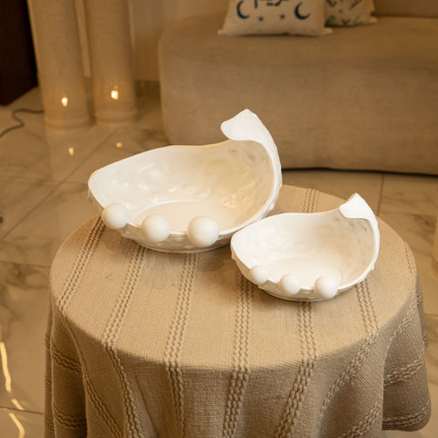 مضيفة بتصميم الؤلؤ - ابيض - كبير