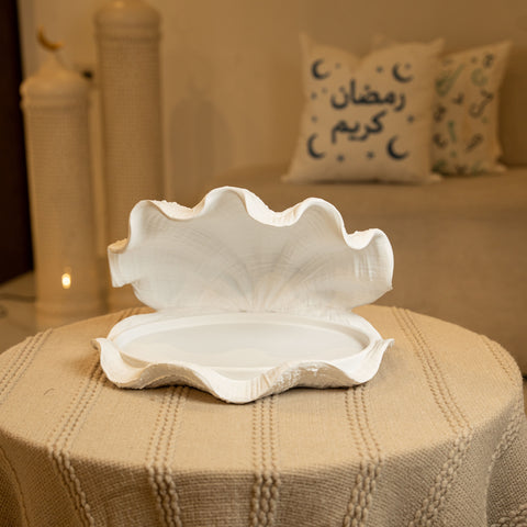مضيفة على شكل صدفة - أبيض - كبير