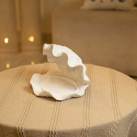 مضيفة على شكل صدفة - أبيض - وسط