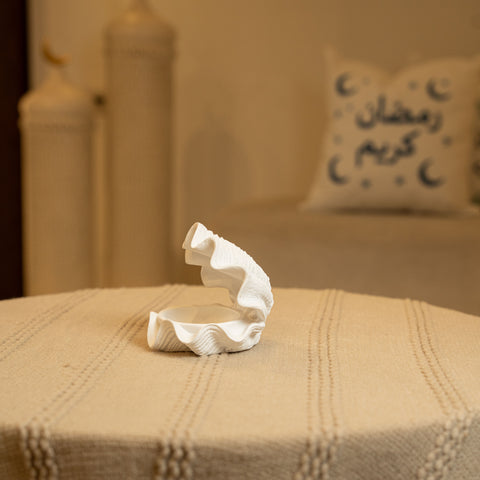 مضيفة على شكل صدفة - أبيض - صغير