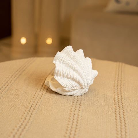 مضيفة على شكل صدفة - أبيض - صغير