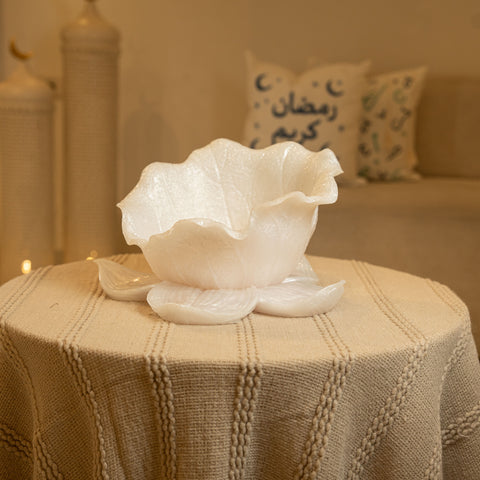 مضيفة شكل وردة - لؤلؤي